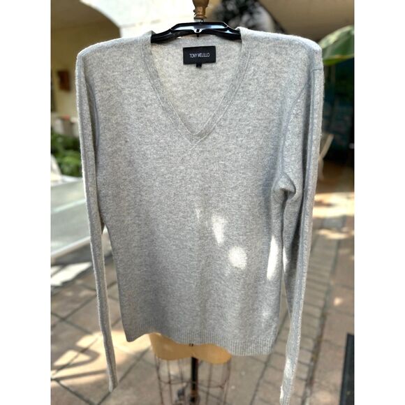 Tony Melillo Light Grey 100% Cashmere V-neck Long Sleeve Knit Sweater Size L ATM - Picture 1 of 8